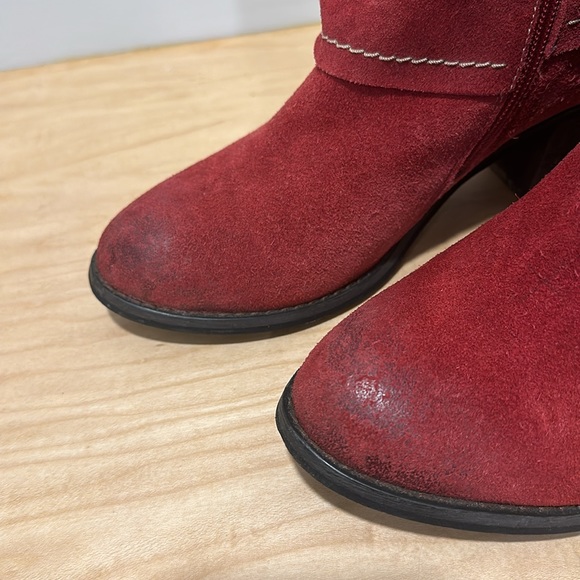 Spring Step Red Suede Button Booties Size 38/8 EUC - Picture 13 of 13